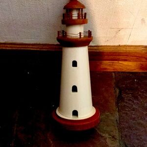Lighthouse/birdhouse